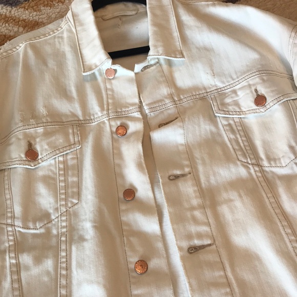 Free People dreaming in white denim jacket - Picture 8 of 8